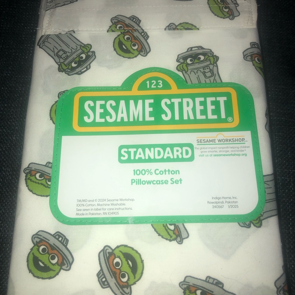💚 Sesame Street Oscar the Grouch 100% Cotton Pillowcase Set - White/Green